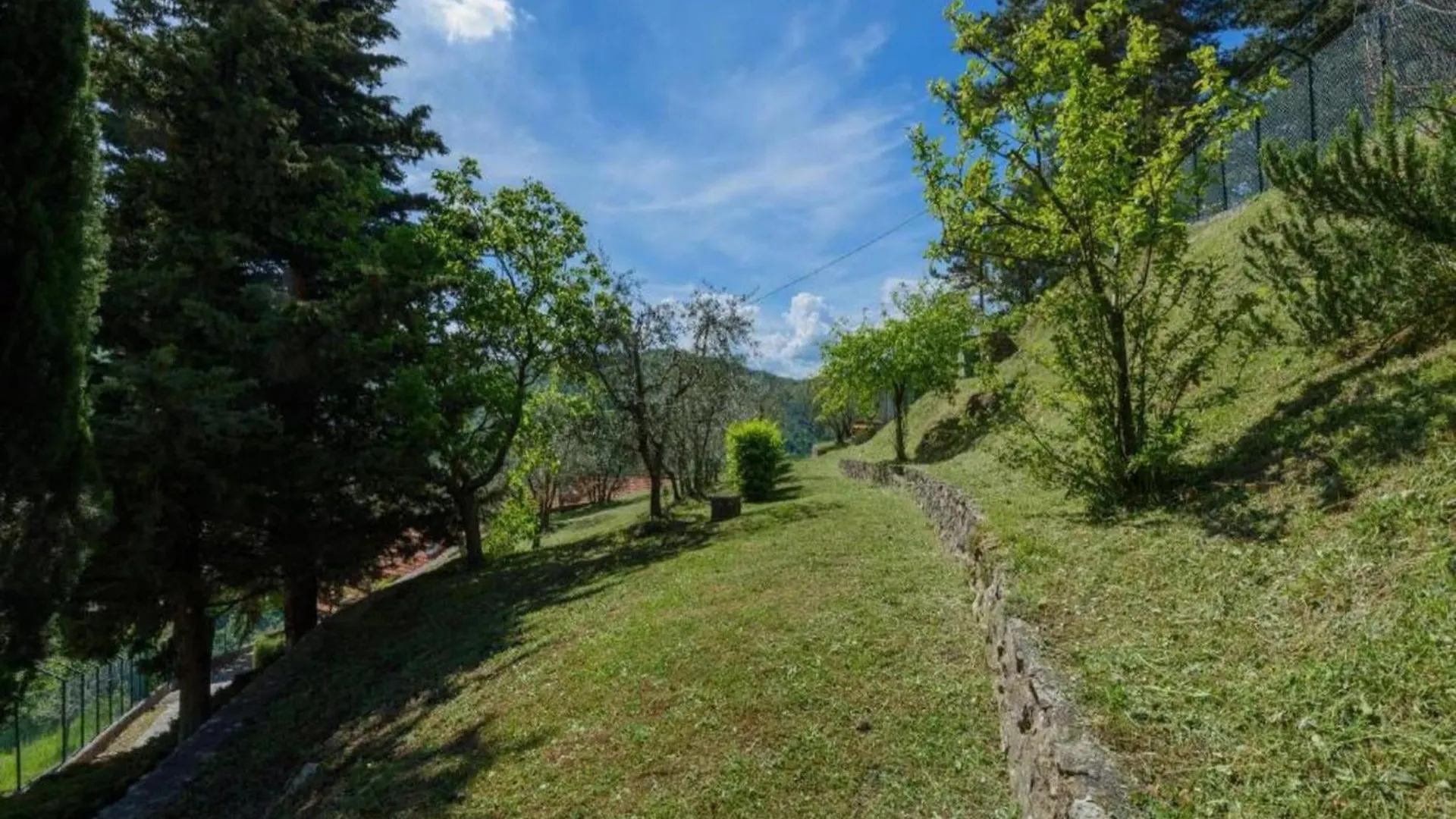 Semesterbostad Lovely Estate Not Far From Florence With Olives Trees Poggio Alla Croce Italien